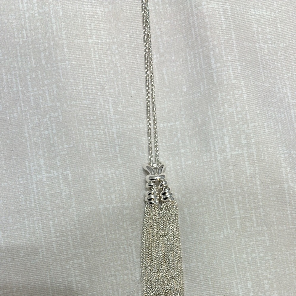 Kendra Scott presleigh Elegant Silver Tassel Necklace - Picture 4 of 6